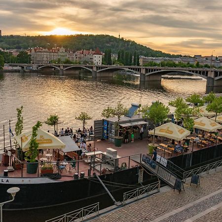 Cozy Homestay At Prague Main Station מראה חיצוני תמונה