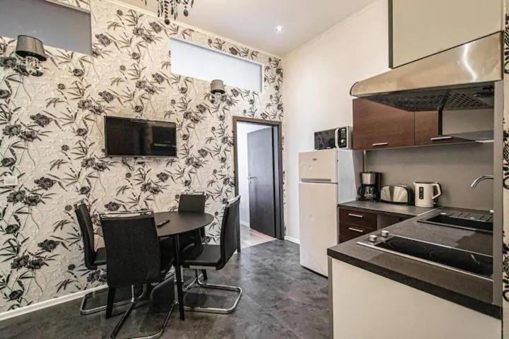 Cozy Homestay At Prague Main Station מראה חיצוני תמונה
