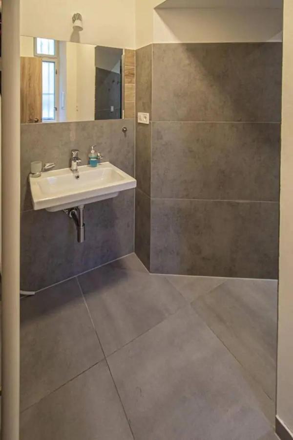 Cozy Homestay At Prague Main Station מראה חיצוני תמונה
