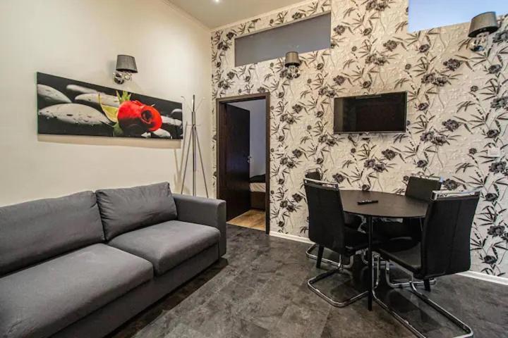 Cozy Homestay At Prague Main Station מראה חיצוני תמונה
