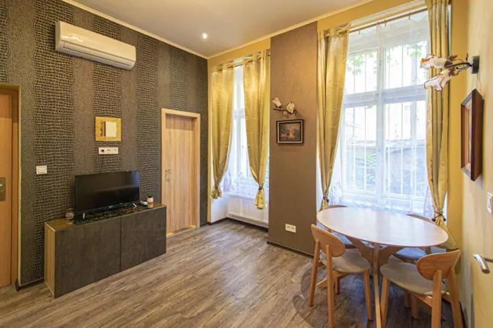 Cozy Homestay At Prague Main Station מראה חיצוני תמונה