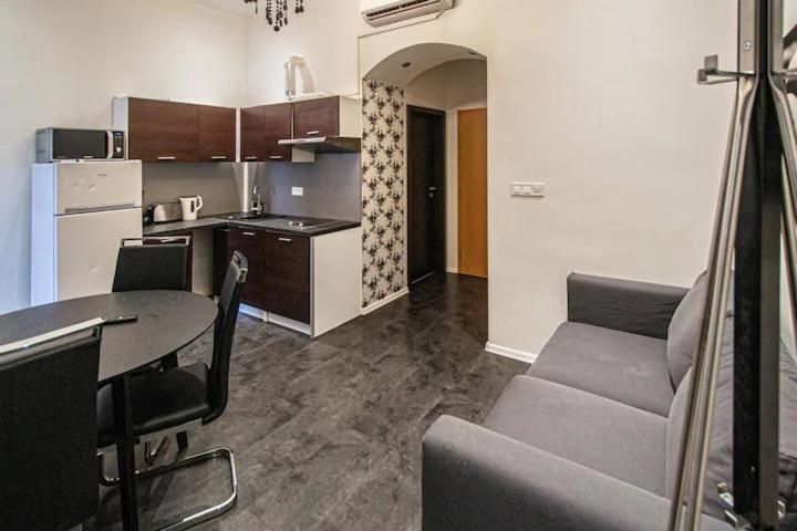 Cozy Homestay At Prague Main Station מראה חיצוני תמונה