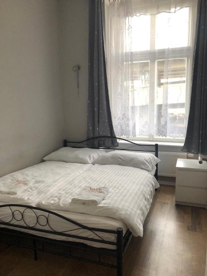 Cozy Homestay At Prague Main Station מראה חיצוני תמונה