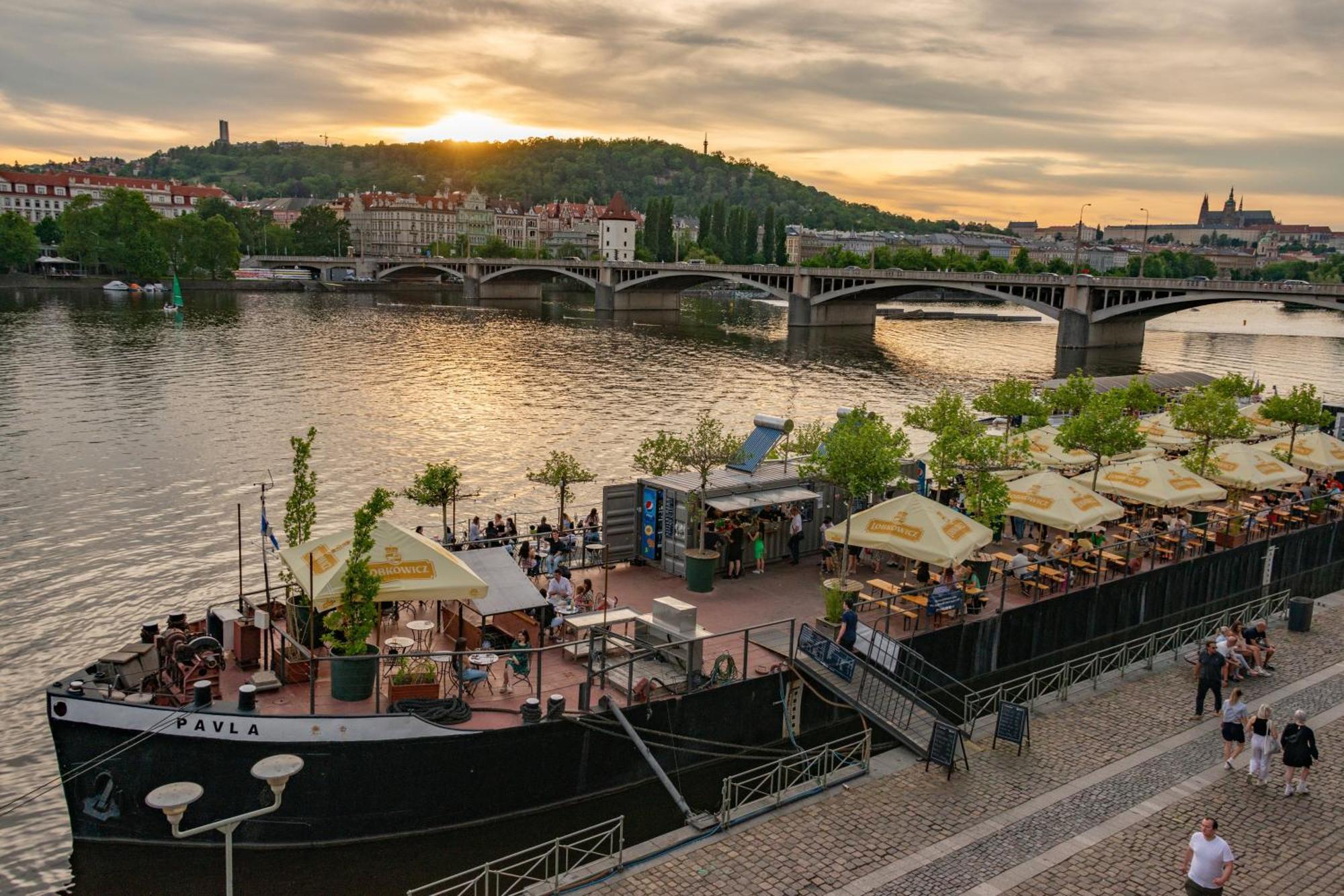 Cozy Homestay At Prague Main Station מראה חיצוני תמונה