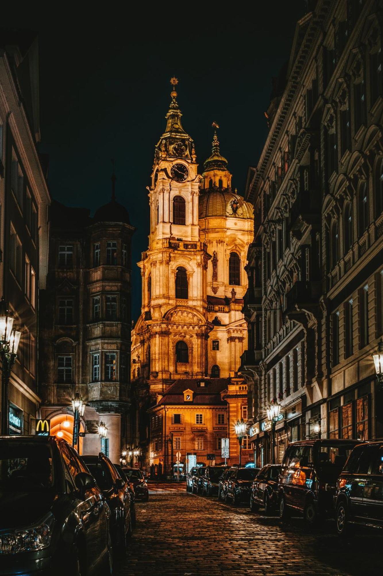 Cozy Homestay At Prague Main Station מראה חיצוני תמונה